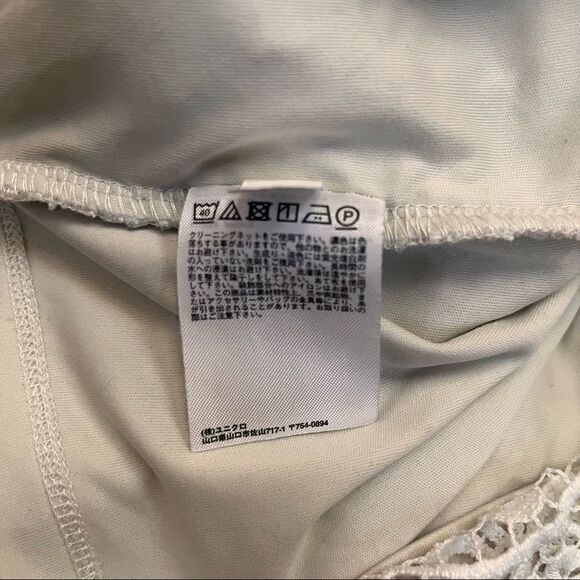 UNIQLO LACE SLEEVELESS TOP SMALL - Picture 14 of 14